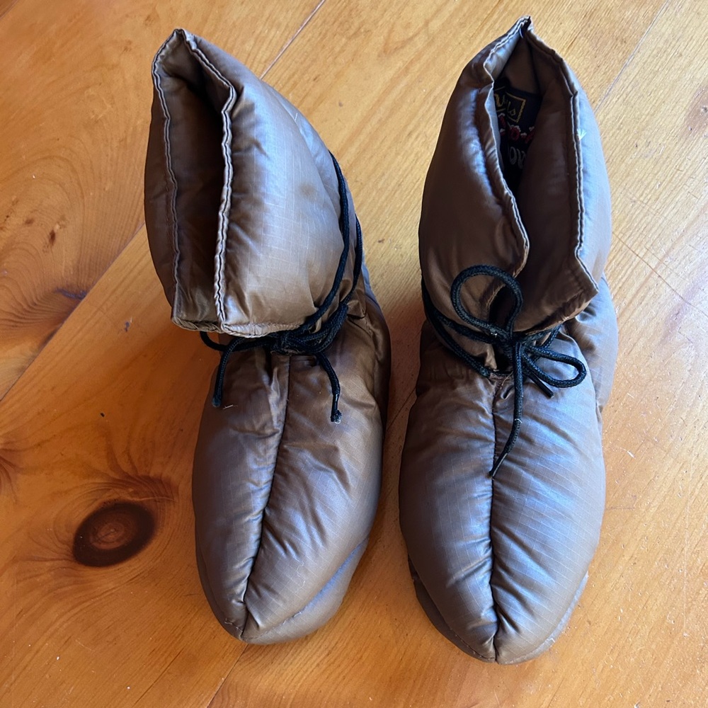 Walls Brown Down Quilted Men's Slippers